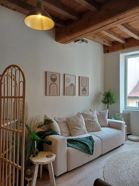 The Pasteur Apartment - Image 1