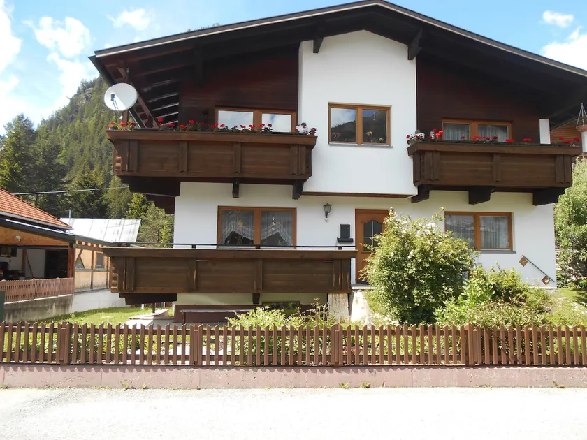 Apart Resi - Image 1