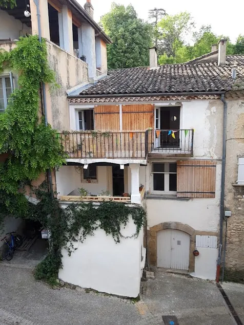 Wide house center village - Image 1