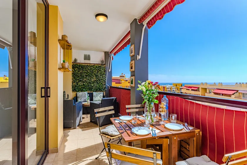 Olivia Sunset Holiday Home - Image 1