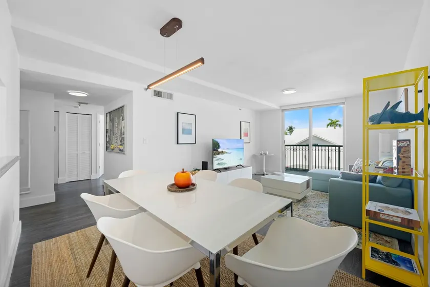 Miami Surfside Beach Condo Free Parking - Image 1
