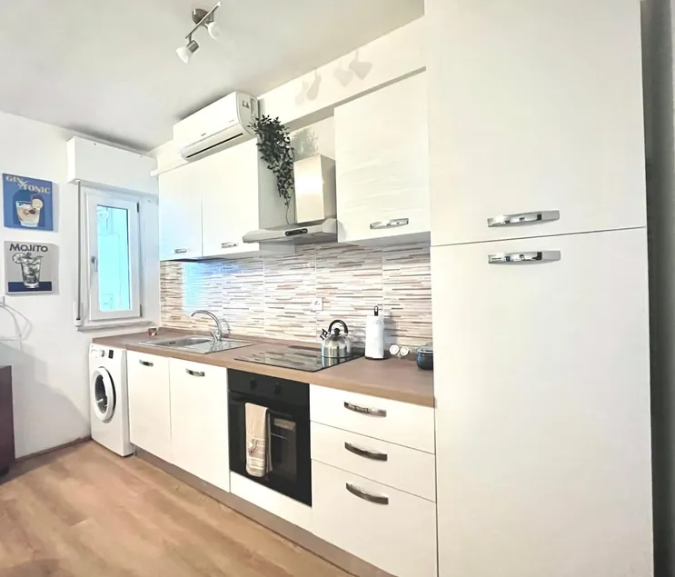 JuliaHome - Image 1