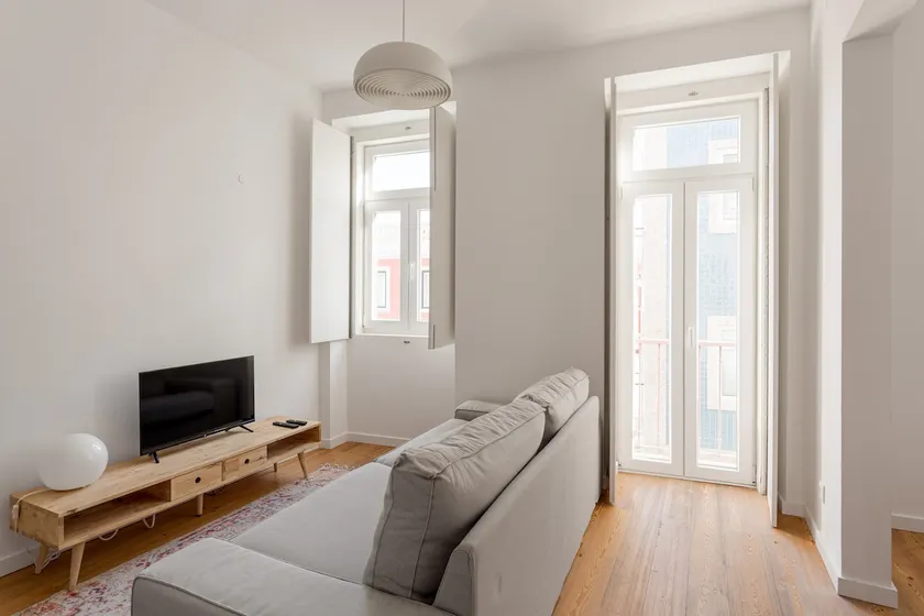 Lisbon Living Alcântara – Modern 2BR Flat - Image 1