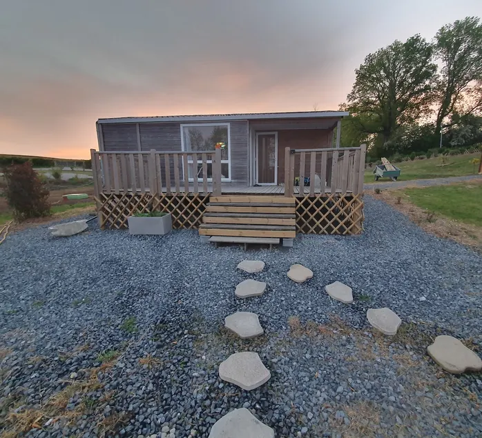 Beautiful rental facing the pond. - Image 1