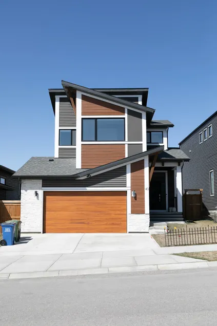 Scenic Cochrane Family Home - Image 1