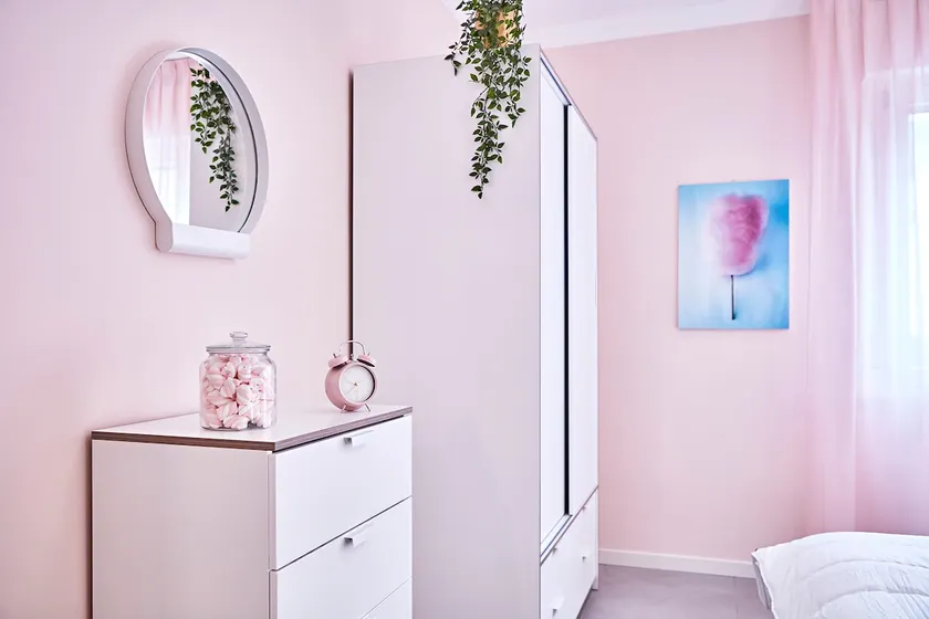 Spacious Apartment - Image 1