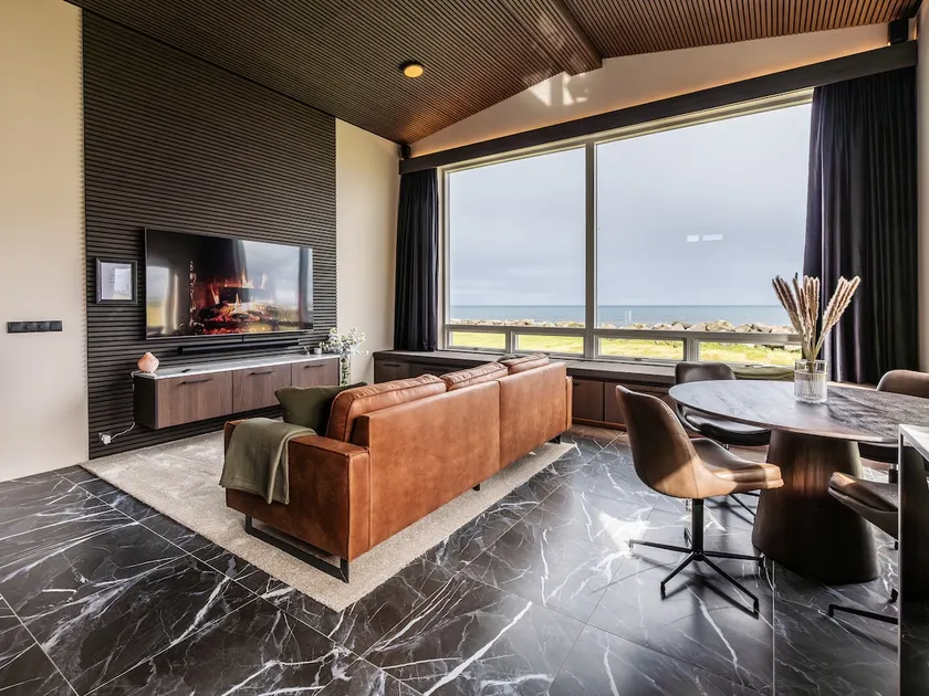 Bay View Villa - Image 1