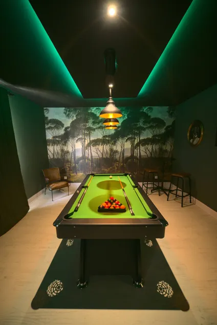 The British - Balneo - Private Jacuzzi - Image 1