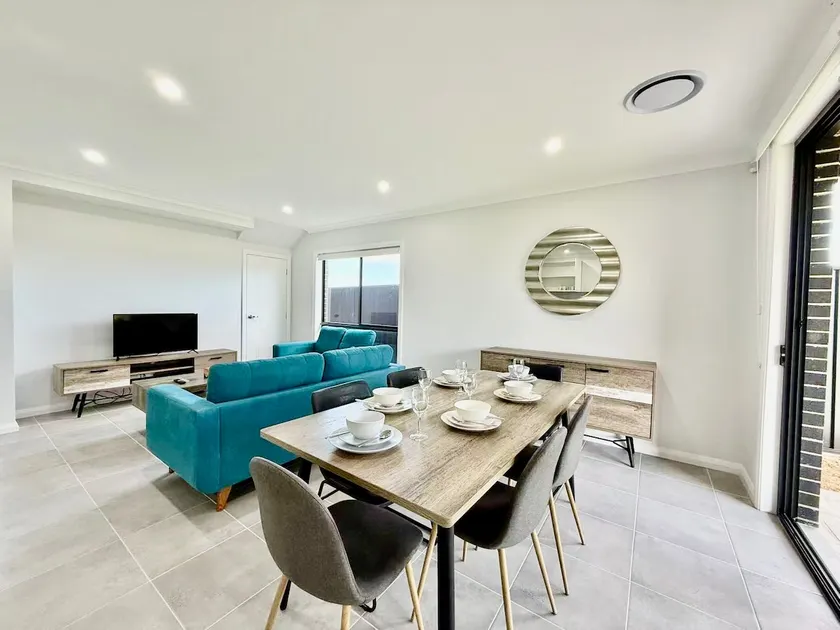 Modern 5-Bedroom, 3-Bathroom Home in Leppington - Image 1