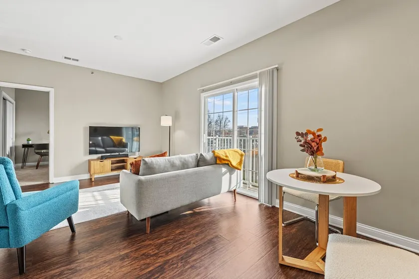 Work-Friendly 2BR/2BA • Gym • Pool • Desk - Image 1