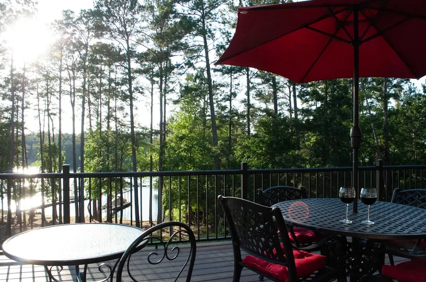 Lakefront Oasis•Heated SwimSpa•Dock and more - Image 1