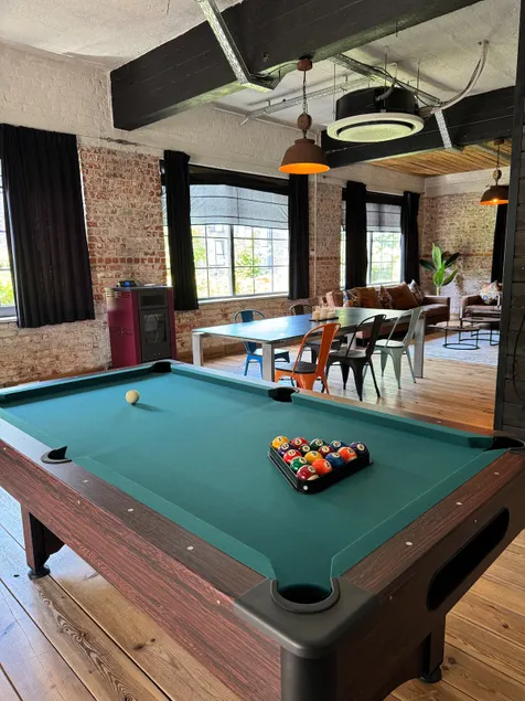 Cozy Loft + Billiards + Airport - Image 1