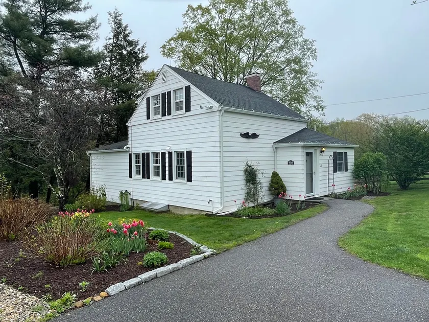 The Cottage @ 228 Maple - Image 1