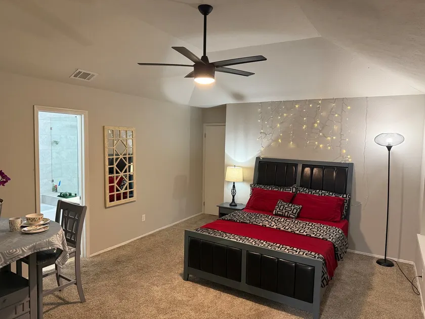 Cozy Riverside Studio - Image 1