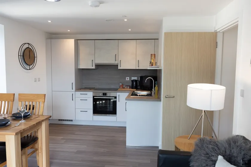 Modern 1BR with Sofa Bed Stay - Image 1