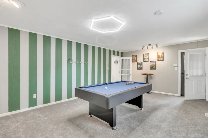 PoolTableCalKingBedFreeBrkfast - Image 1