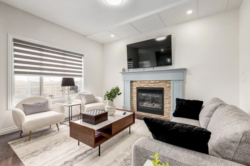 9 Bed Lux Lodge | Winter Jetted Tub • AC • BBQ - Image 1