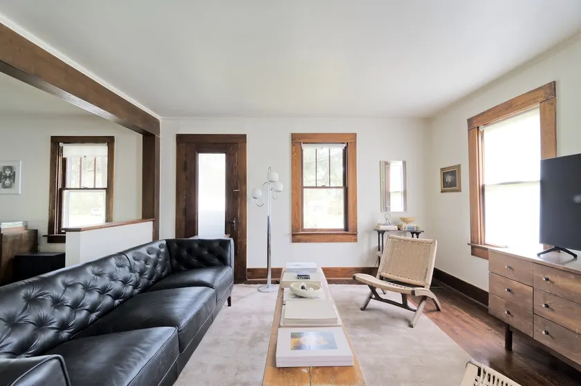 Eclectic Farmhouse Retreat - Image 1