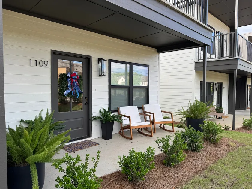 New Luxe 1-BDRM condo in Oxford - Image 1