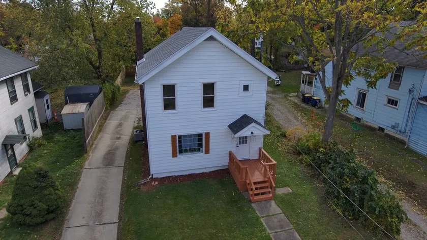 The Sunflower House - Image 1