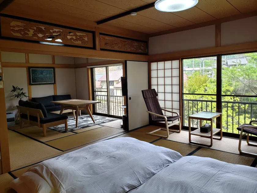 20-minute drive from Takamatsu Airport / Small private villa surrounded by beautiful mountains and clear streams / Free parking available - Image 1