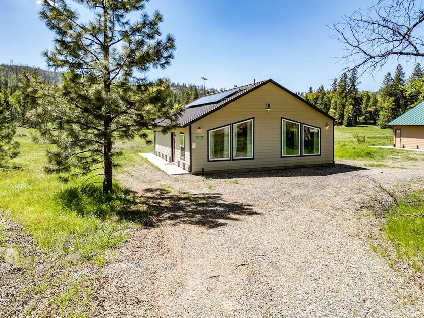 Family-Friendly Yosemite Nest (45 miles to Valley) - Image 1