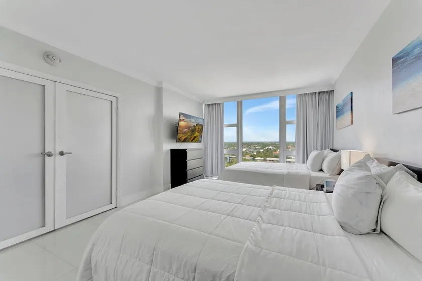 1 bedroom suite on the Beach - Image 1