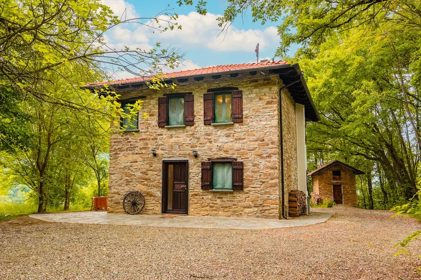 La Quiete del Pero Fiorito Villa in the Langhe - Image 1