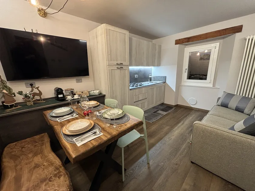 2 Montese Vacation Apartment - Image 1