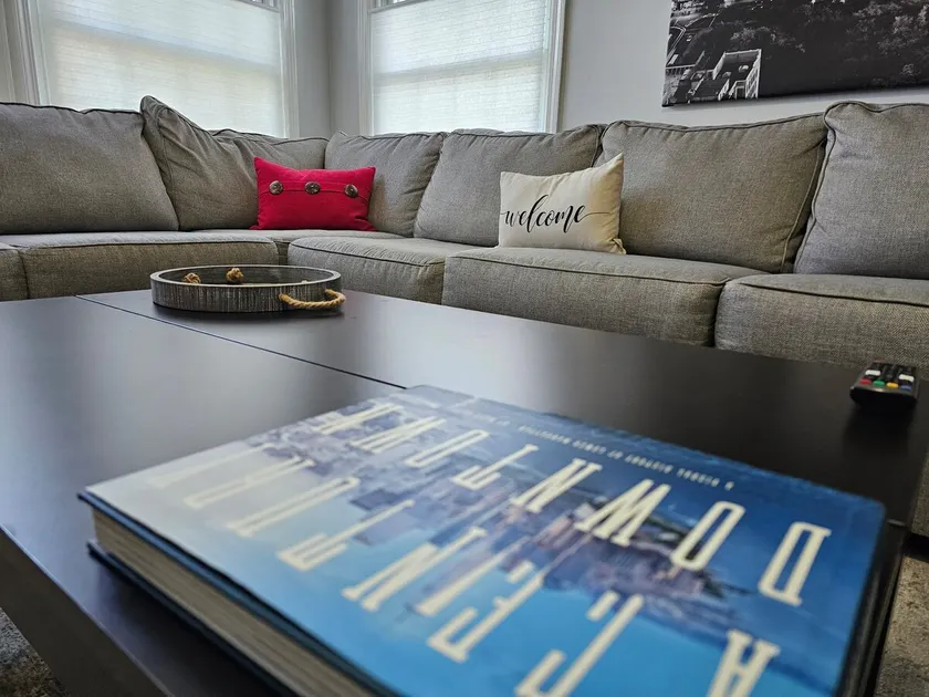 Cozy Home Sleeps up to 10 - Image 1