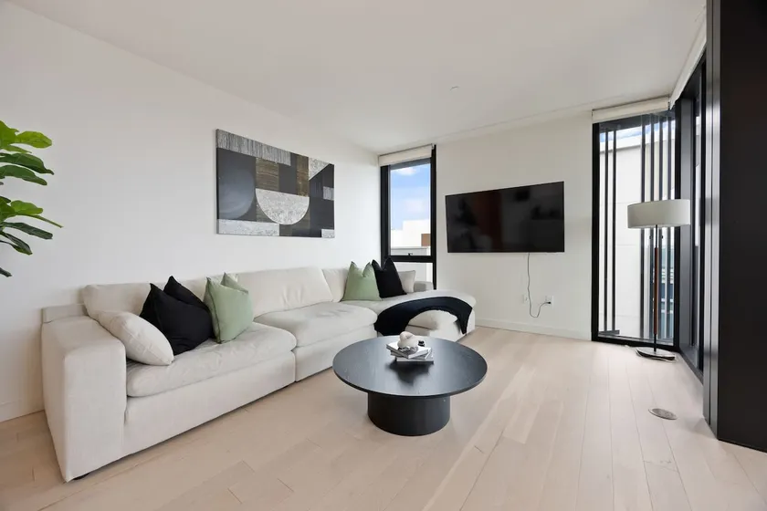 The Pearl Coast | Rooftop Pool High-End 2BR 2BA - Image 1