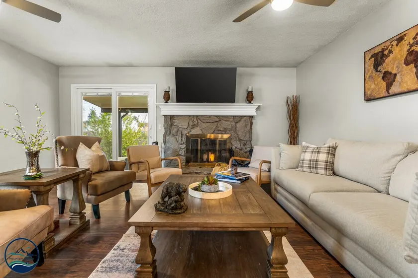 Stylish Getaway| Hot Tub | Close to Denver&Boulder - Image 1