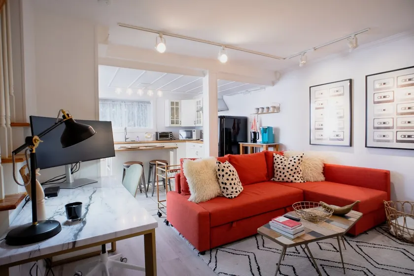 Chic 1BR in Heart of Queen Anne - Image 1