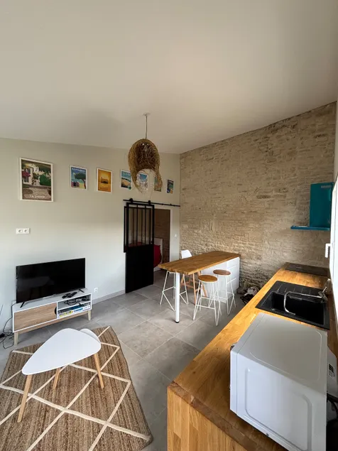 New accommodation with terrace - Image 1