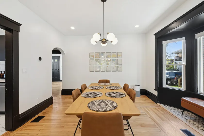 Whole Duplex 3BR, Sleeps 6 - Near Capitol & Law - Image 1