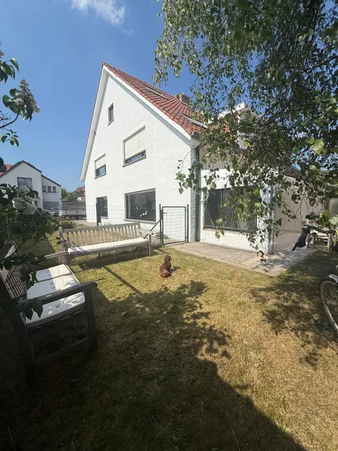 Sunny house for 8 people, 10 min from the sea - Image 1