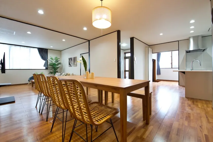 For families and groups * Entire building is for rent * Maximum of 13 guests * Free wifi * ZA175 - Image 1
