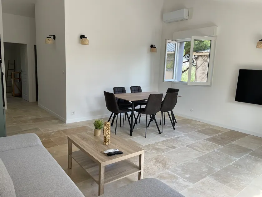 Apartment in a Domain - Image 1