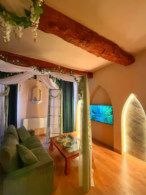 Elven Residence – fairy-tale world – center of Hyères - Image 1