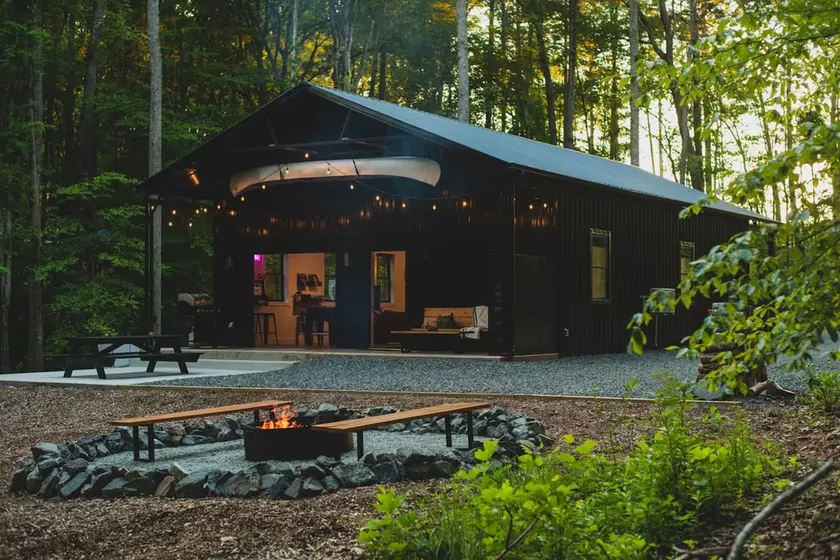 Mayo Lake Cabin Fun Peaceful Retreat With Firepits - Image 1