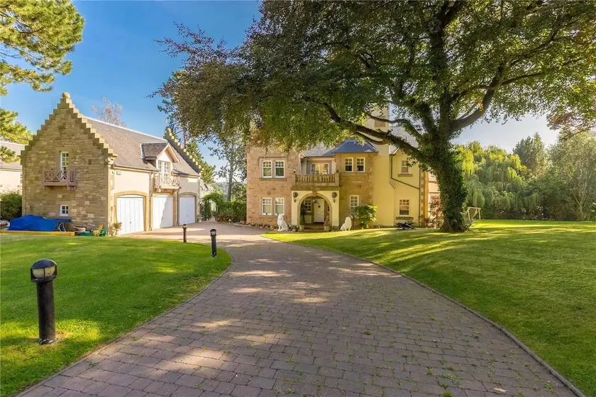 Orchard House 7 bedroom Mansion - Image 1