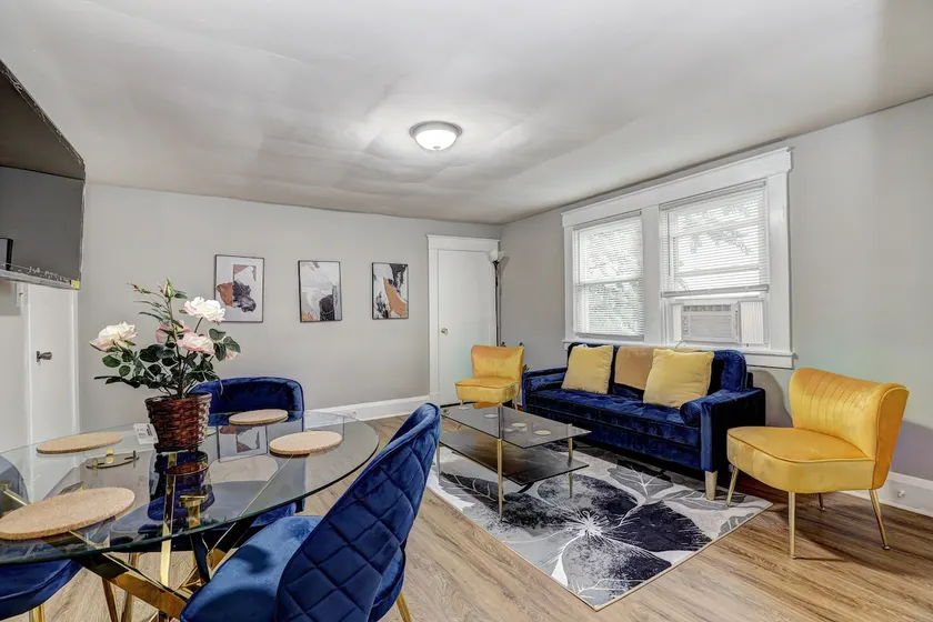 Comfy and Quaint 15m to Downtown - Image 1