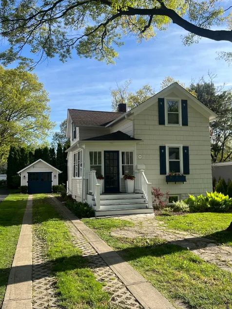 Charming cottage in Geneva, Illinois. - Image 1