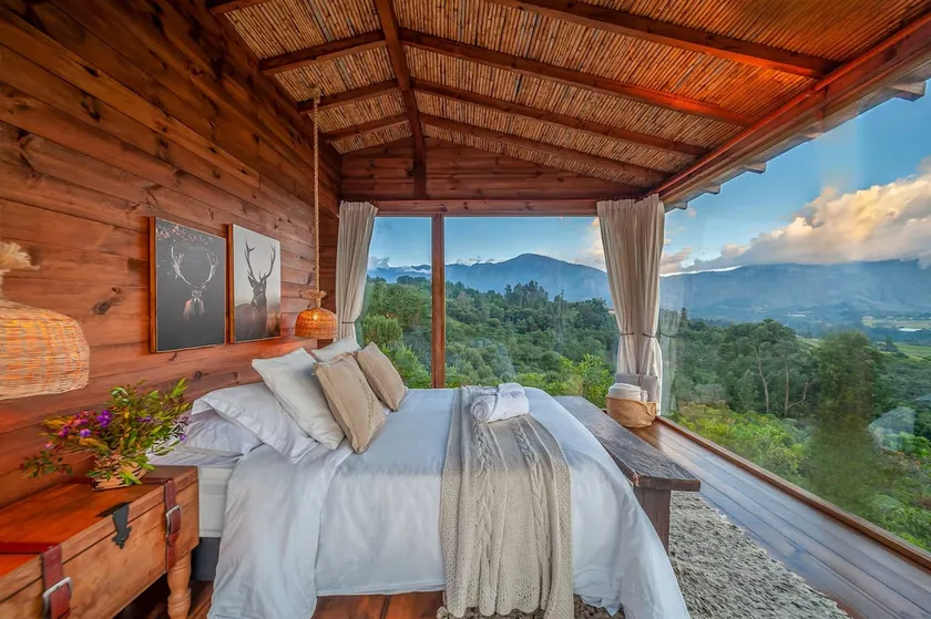 Cabin with river and private waterfall - Image 1