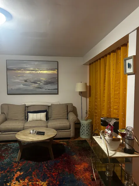 Cozy Near The Lake - Image 1