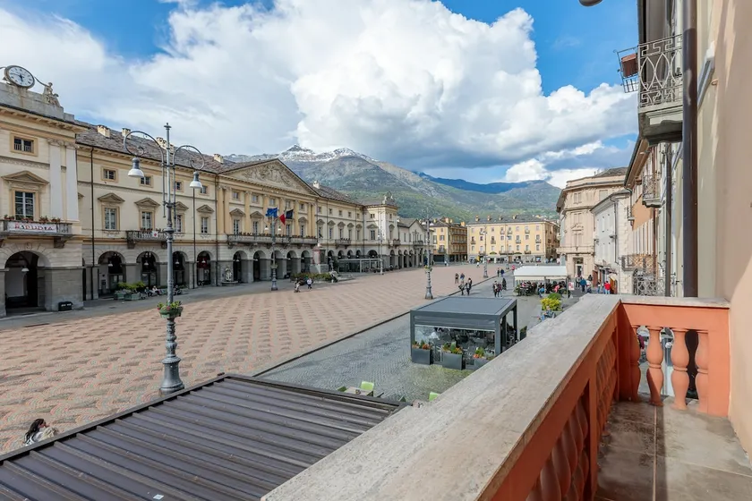 [Piazza-Chanoux] Couronne Palace - Image 1