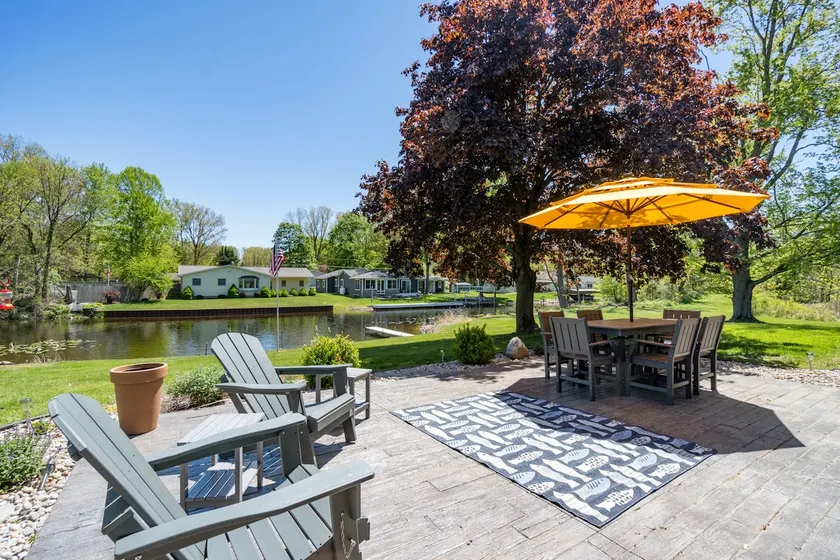 Delightful Loon Lake Retreat - Image 1