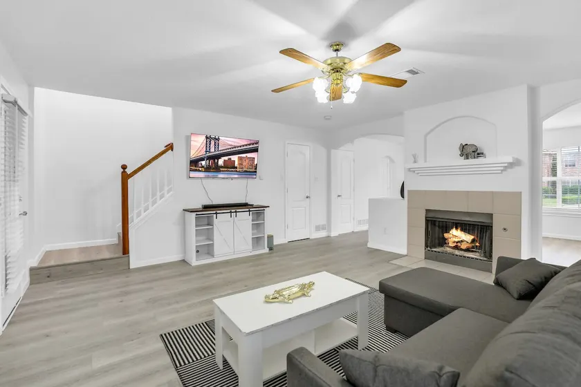 New & Stylish 4BR/3BA Getaway-Peaceful Modern home - Image 1