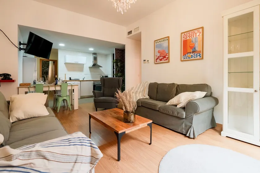 Romina Apartments, Family SEO Suite 8 Pa... - Image 1