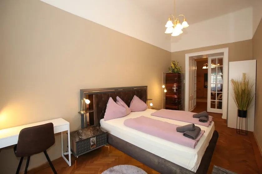 Apartment Opera - Image 1